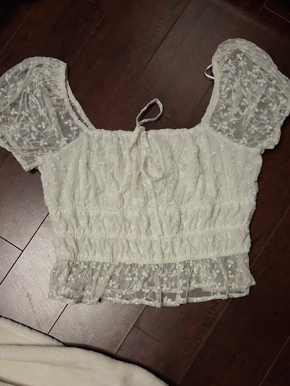 Japna White Floral Lace Puff Sleeve Cropped Top - Picture 1 of 7